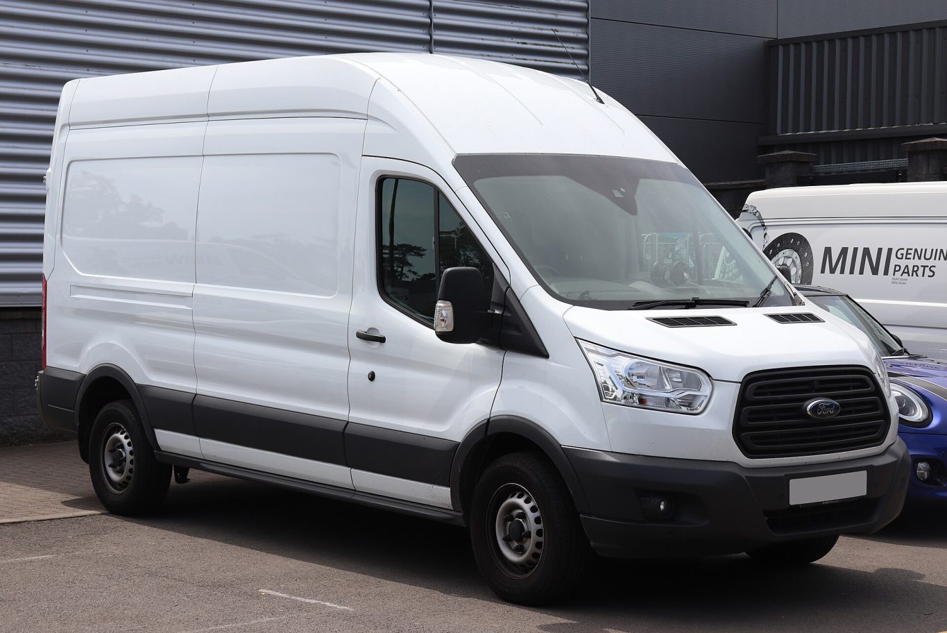 Ford Transit — ảnh 1