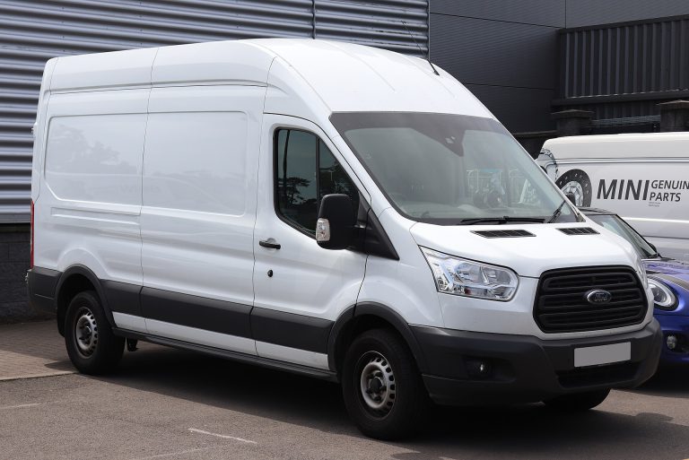 Ford Transit tại Cần Thơ