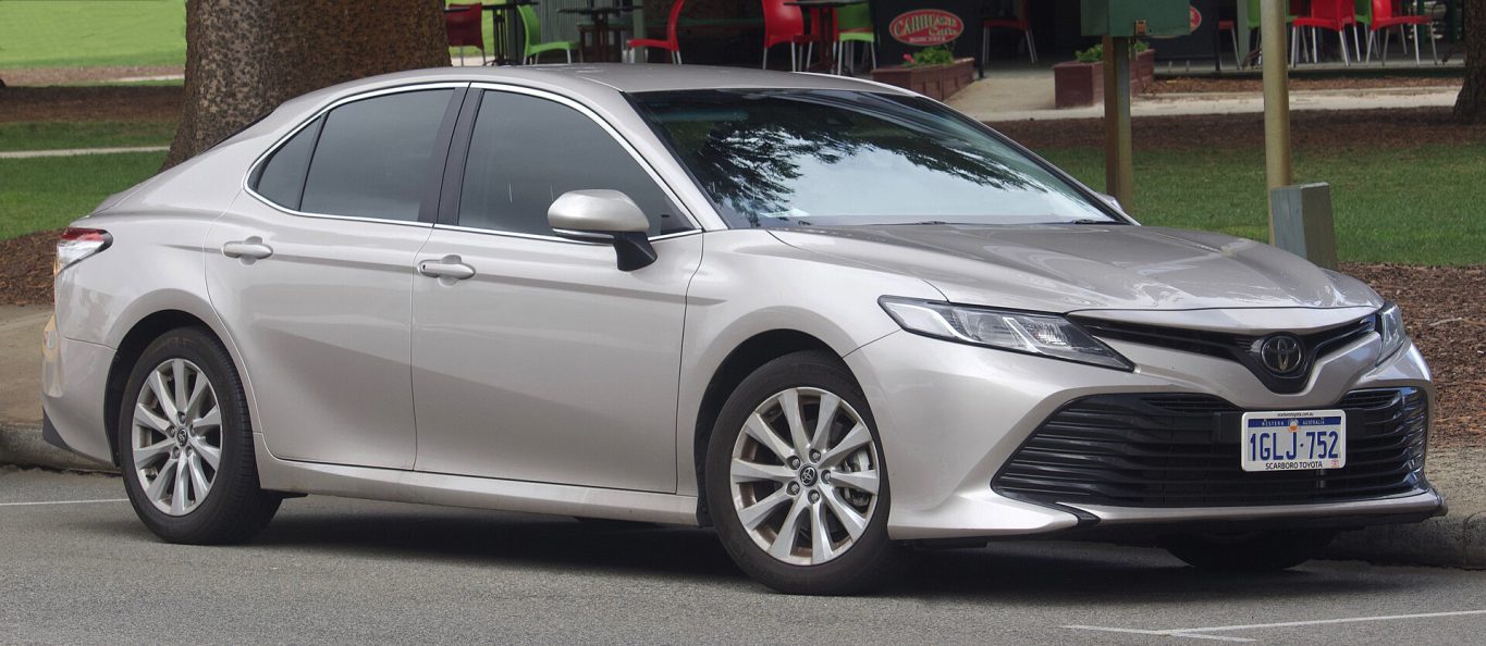 Toyota Camry — ảnh 1