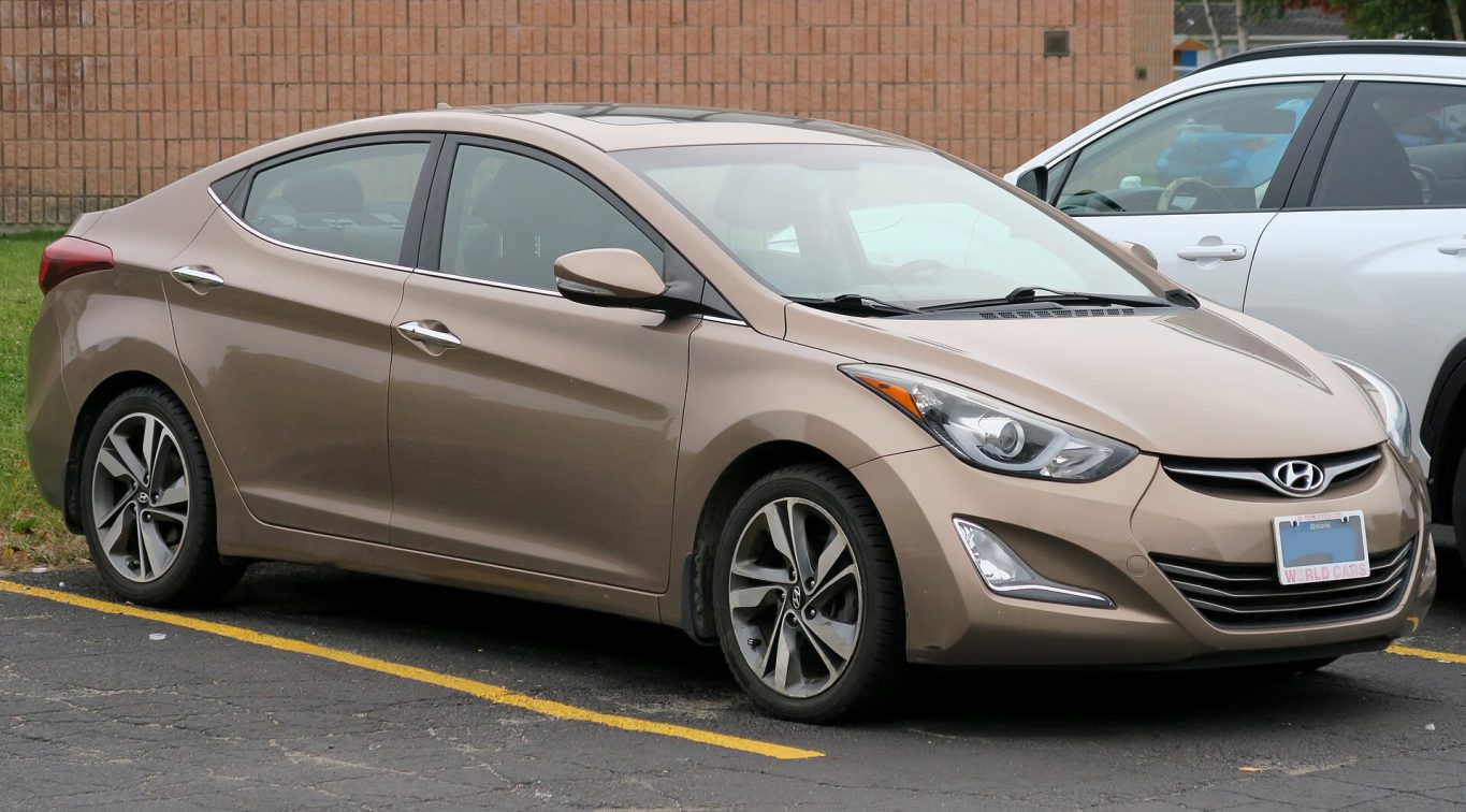 Ngoại thất Hyundai Elantra — Hyundai Elantra tại Cần Thơ