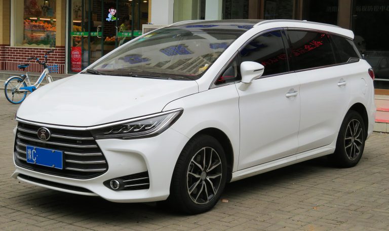 BYD M6 tại Cần Thơ