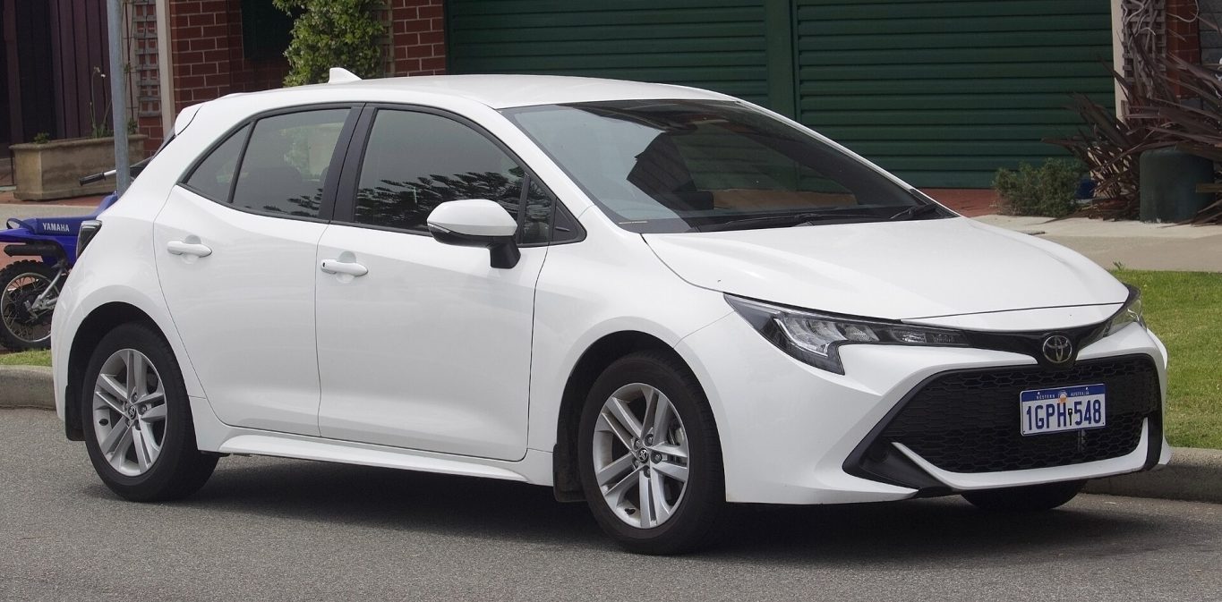 Toyota Corolla Altis — ảnh 9