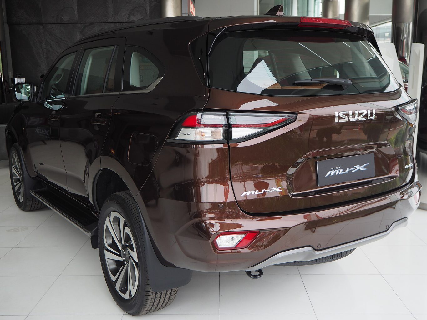 Isuzu mu-X — ảnh 3