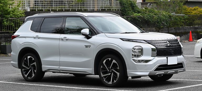 Mitsubishi Outlander tại Cần Thơ
