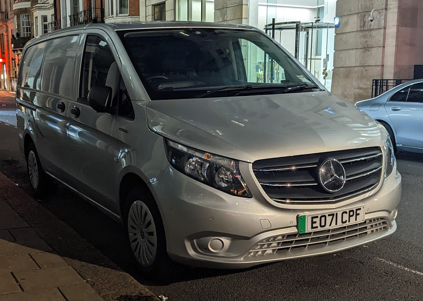 Mercedes-Benz V-Class — ảnh 9
