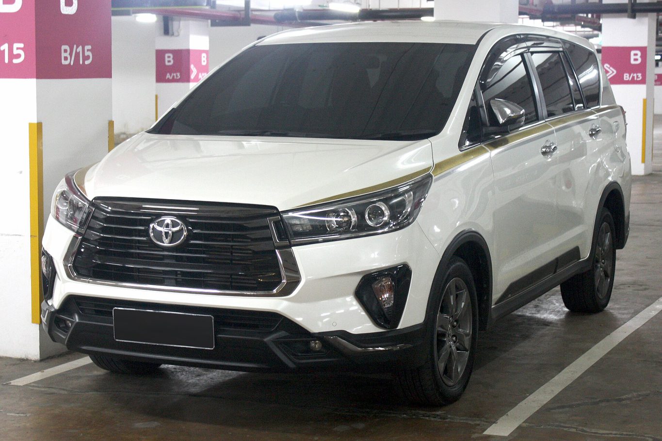 Toyota Innova Cross — ảnh 8