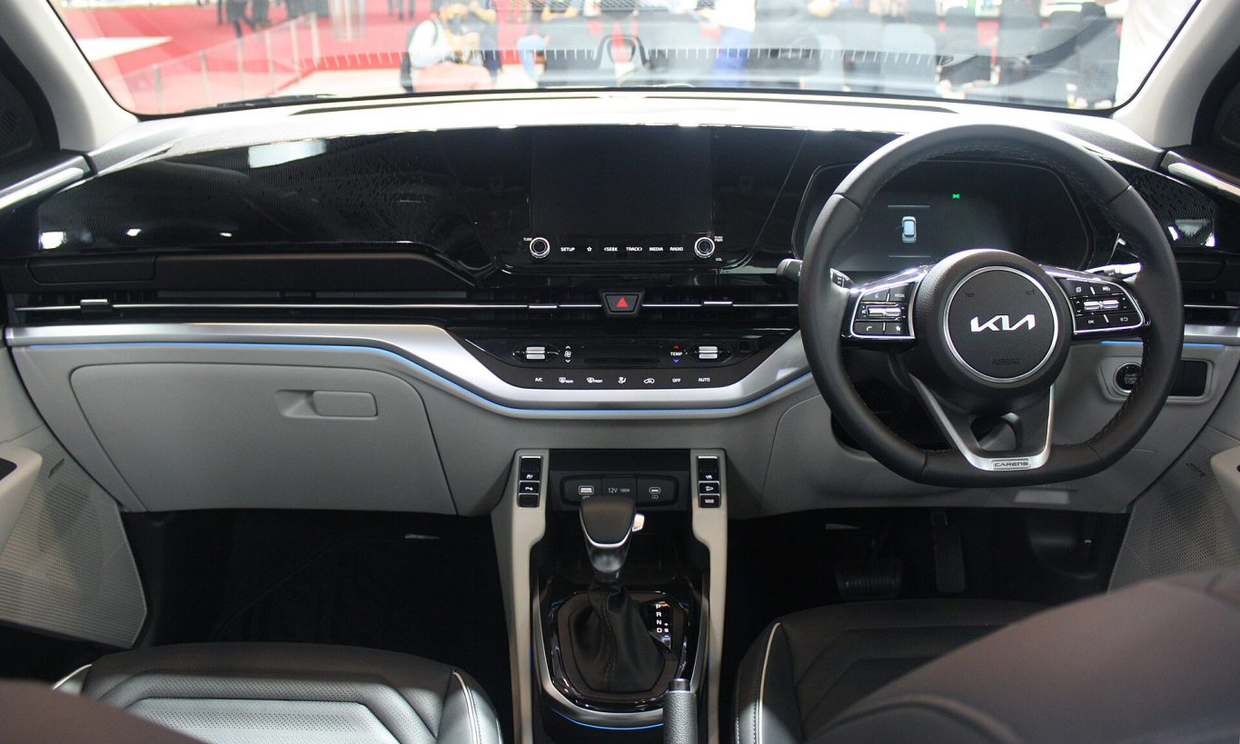 Kia Carens Clavis — ảnh 7