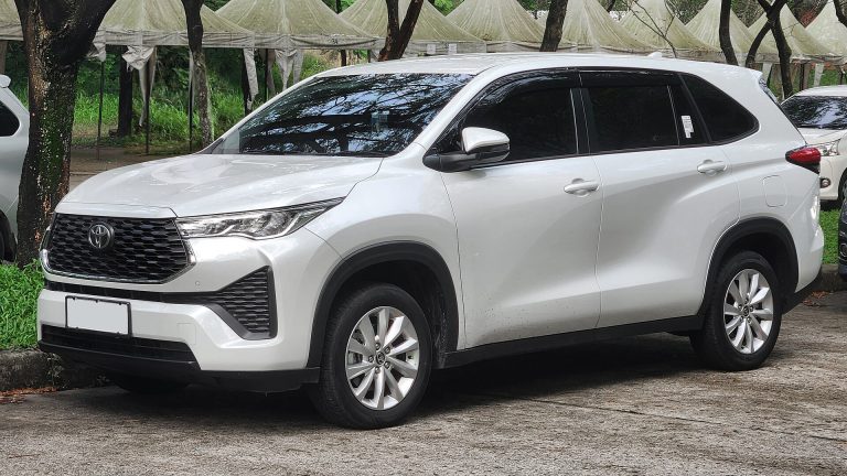 Toyota Innova Cross tại Cần Thơ