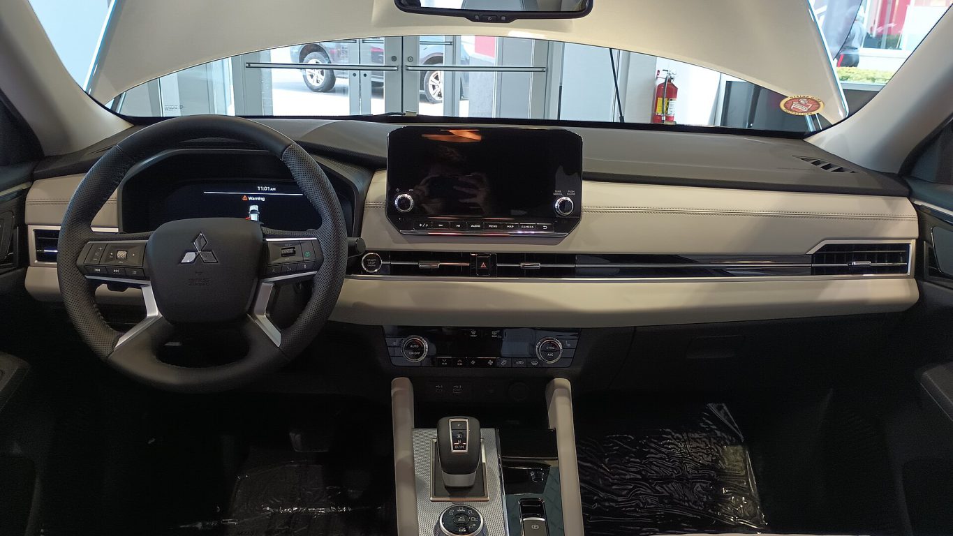 Mitsubishi Outlander — ảnh 3