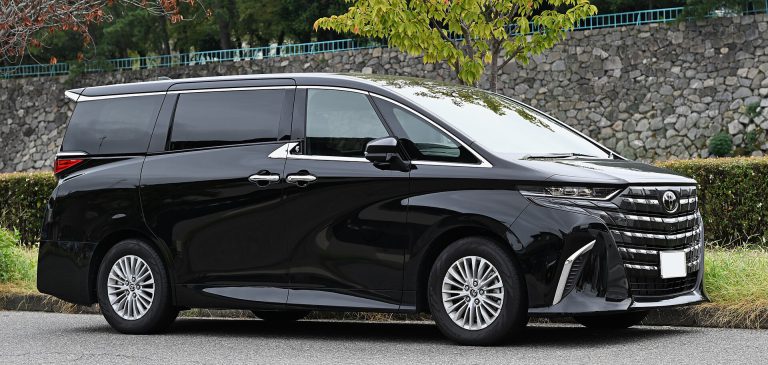 Toyota Alphard tại Cần Thơ