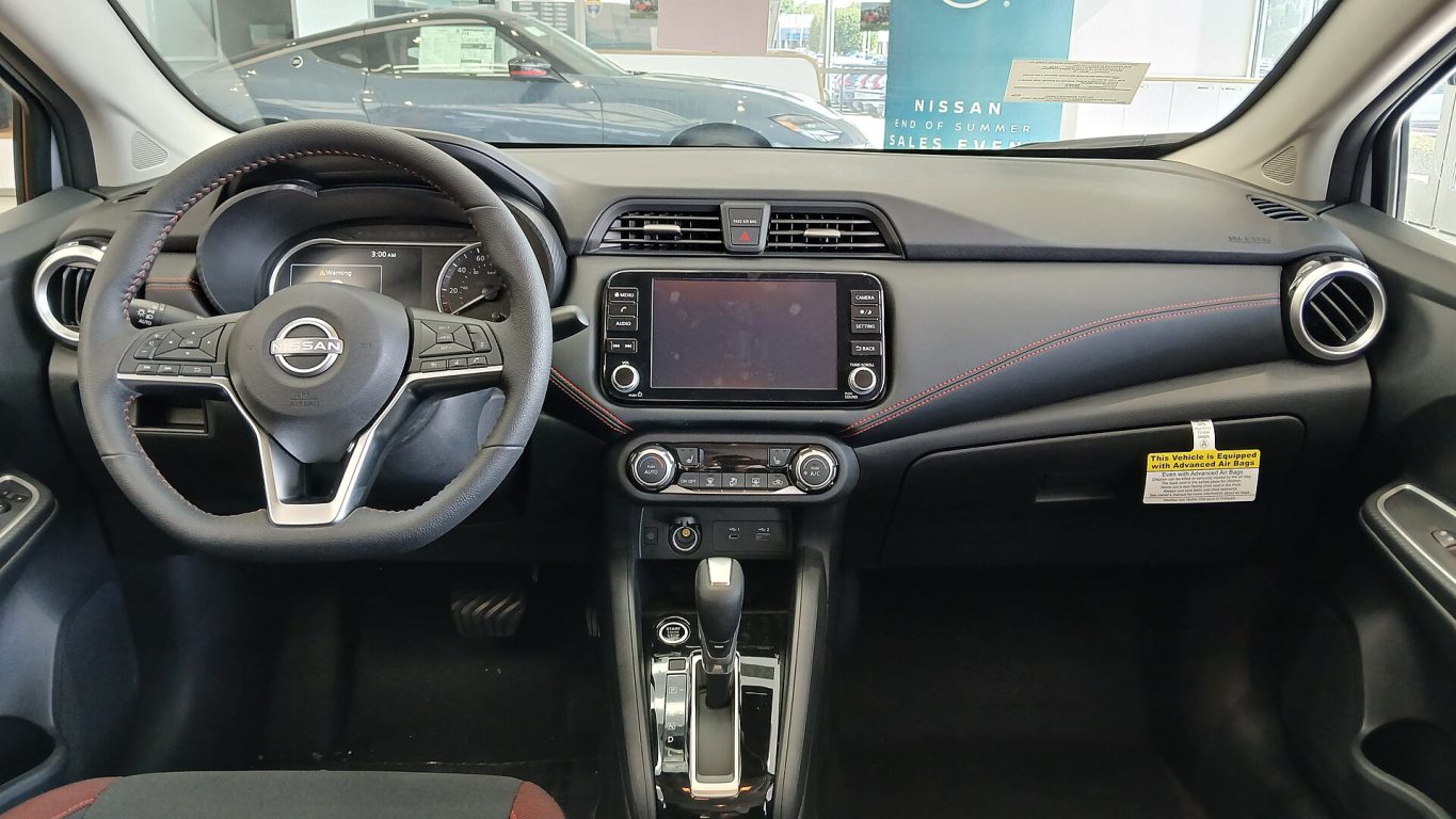 Ngoại thất Nissan Almera — Nissan Almera tại Cần Thơ