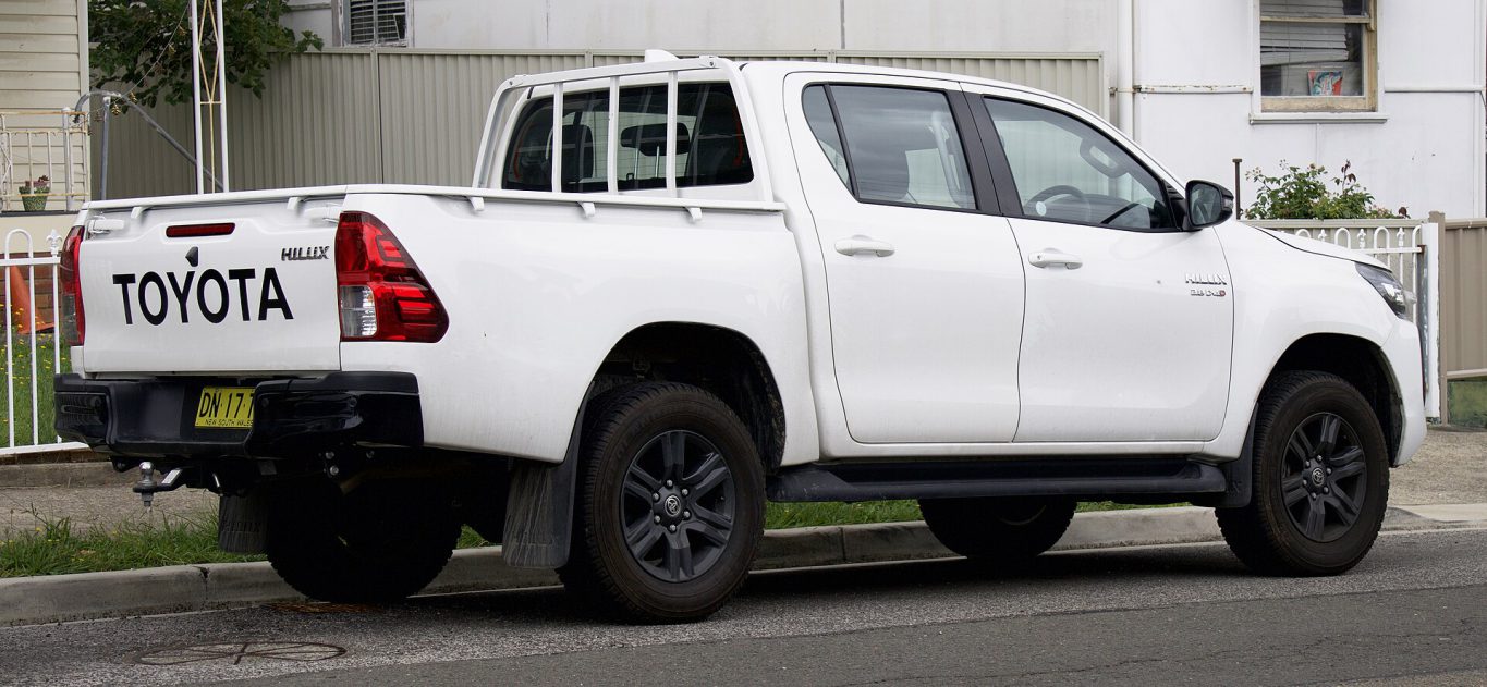 Ngoại thất Toyota Hilux — Toyota Hilux tại Cần Thơ