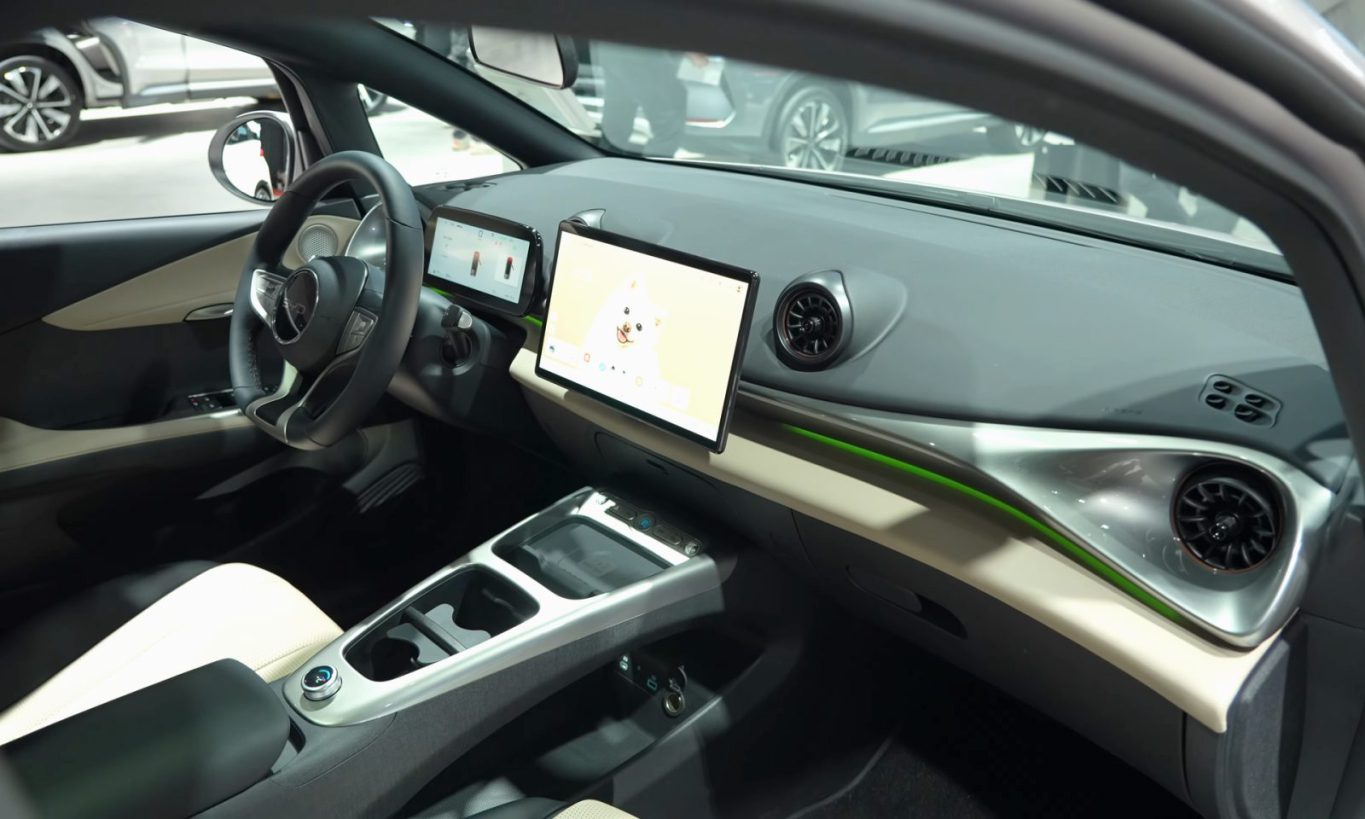 Ngoại thất BYD Dolphin — BYD Dolphin tại Cần Thơ