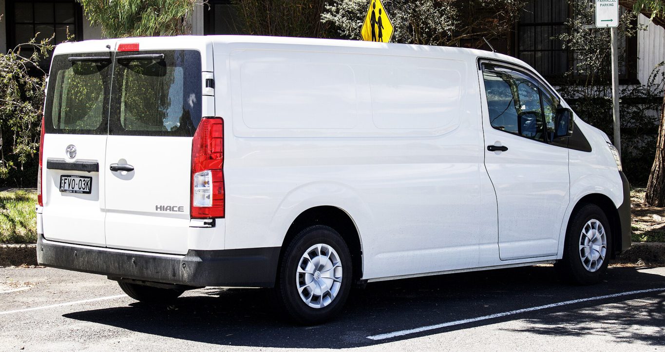 Ngoại thất Toyota Granvia — Toyota Granvia tại Cần Thơ