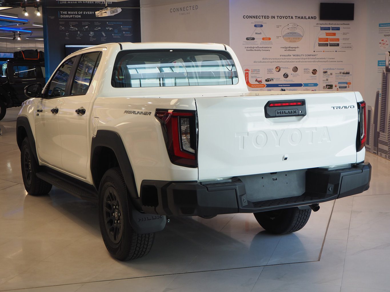 Nội thất Toyota Hilux — Toyota Hilux tại Cần Thơ