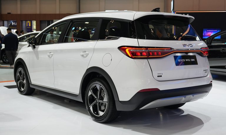 BYD M6 tại Cần Thơ