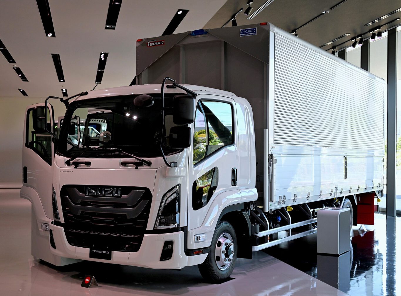 Isuzu FRR — ảnh 7