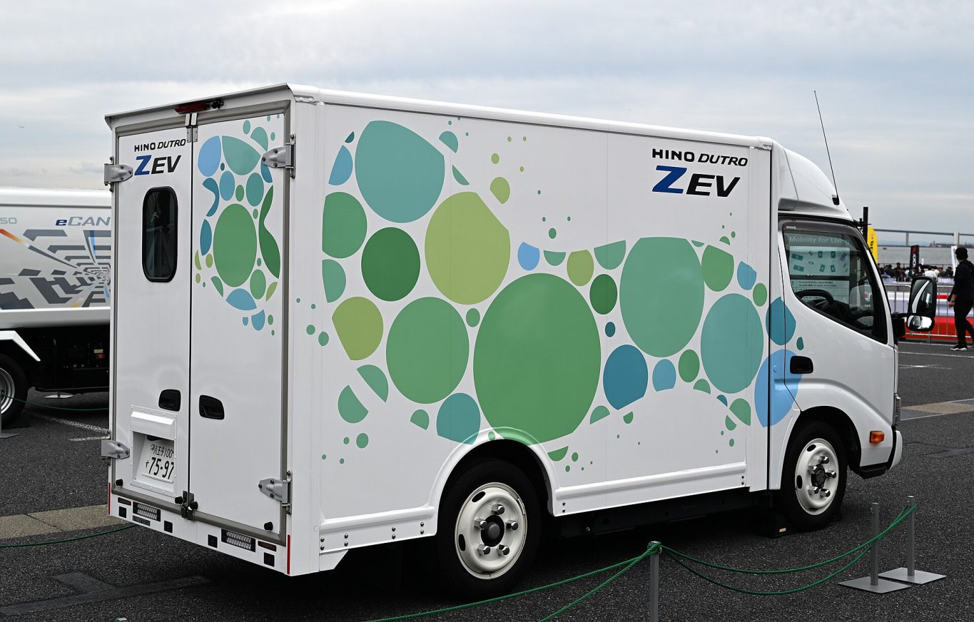 Hino 300 Series XZU — ảnh 8
