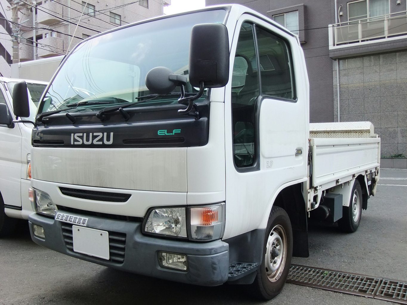 Isuzu NPR — ảnh 8