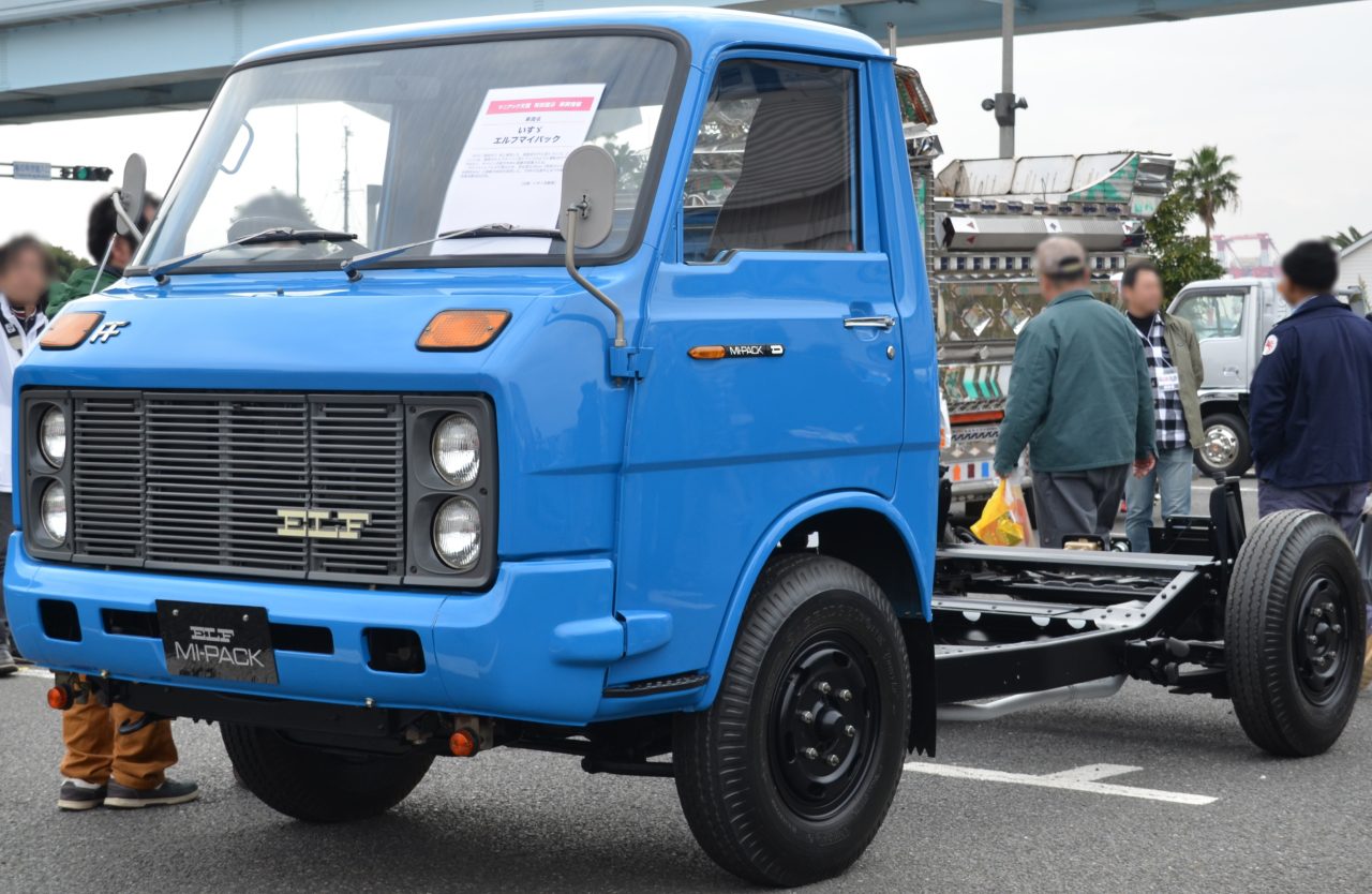 Isuzu NPR — ảnh 9