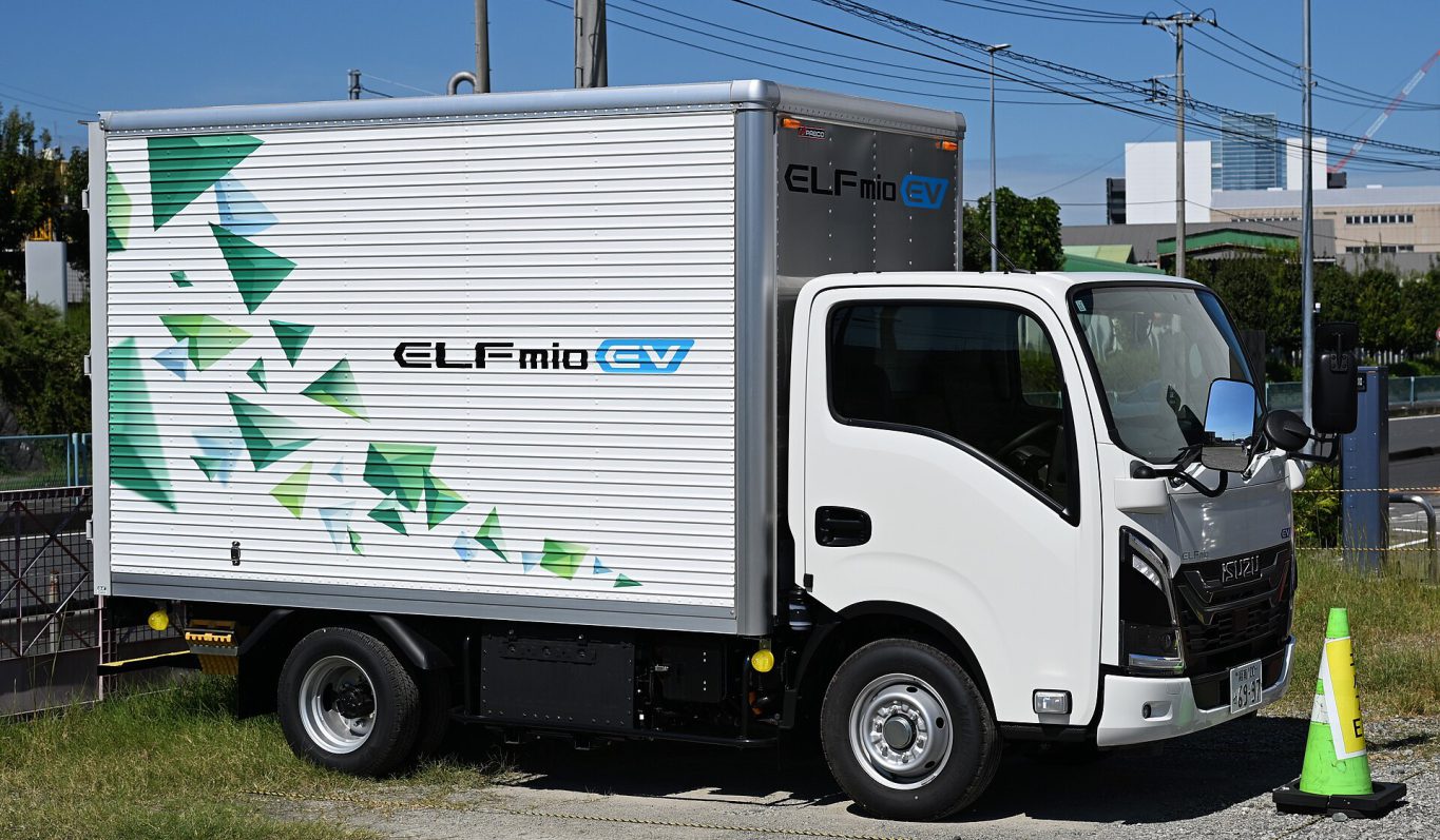 Isuzu NMR — ảnh 2