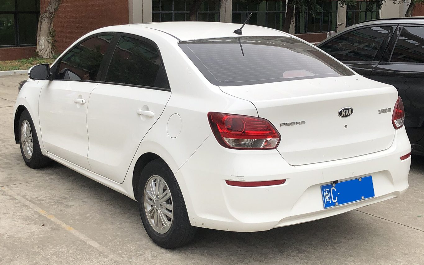 Kia Soluto — ảnh 3