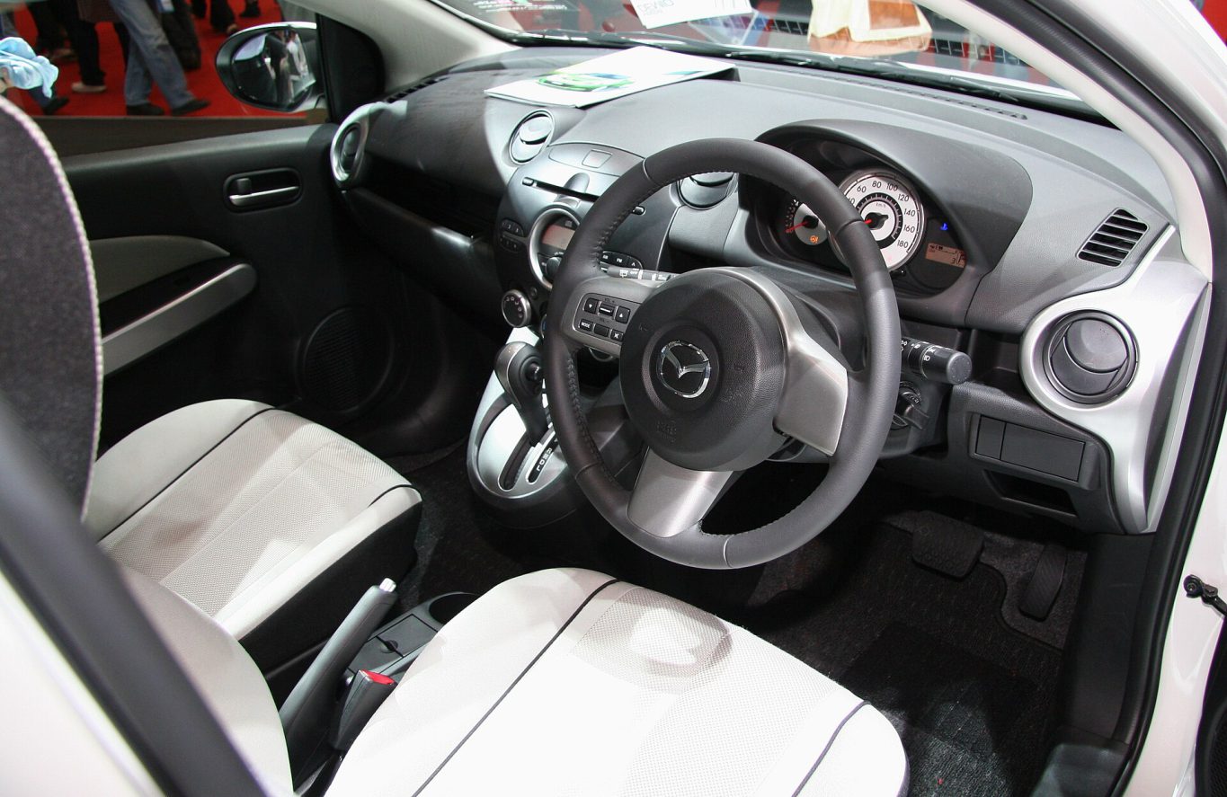 Mazda2 — ảnh 9