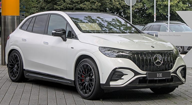 Mercedes-Benz EQE SUV tại Cần Thơ