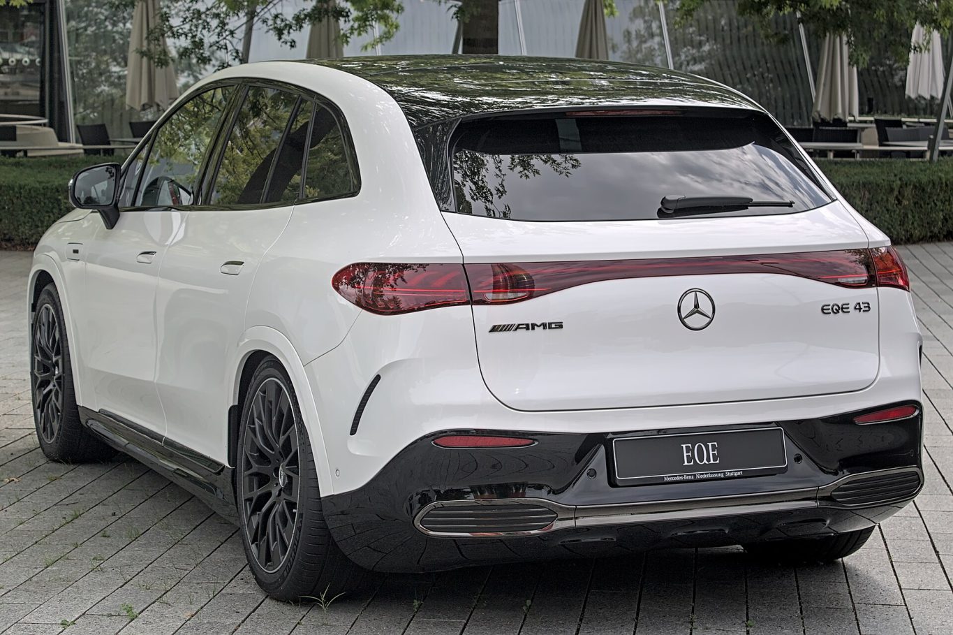 Mercedes-Benz EQE SUV — ảnh 4