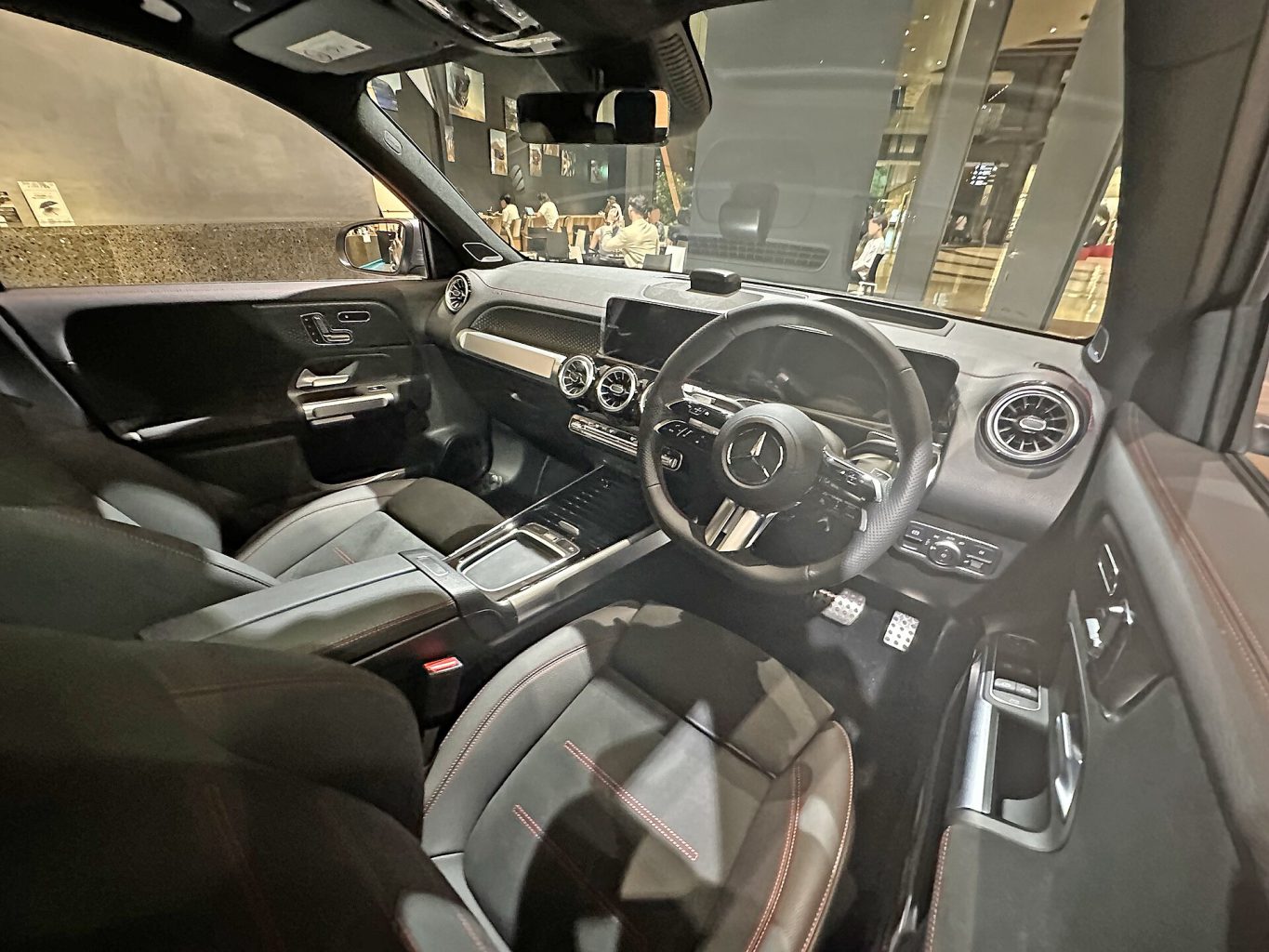 Mercedes-Benz EQB — ảnh 5