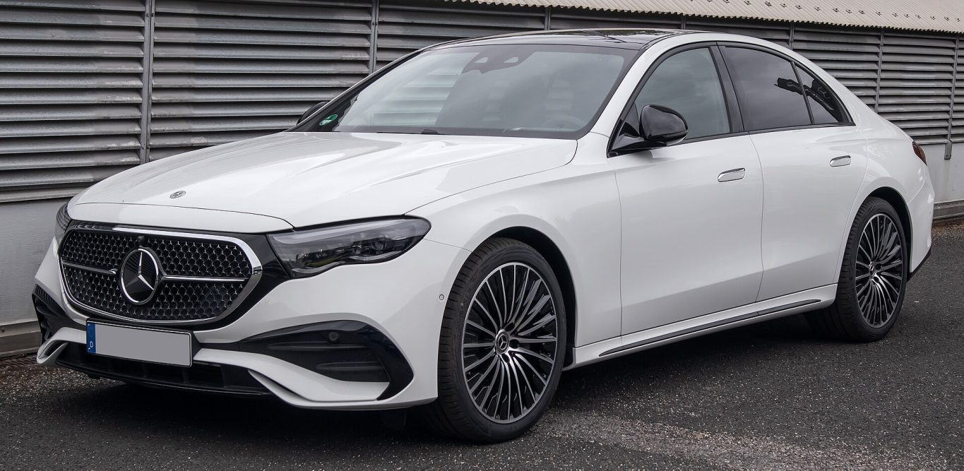 Mercedes-Benz E-Class — ảnh 5