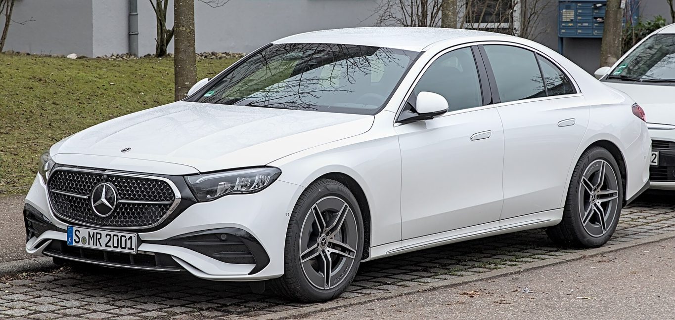 Mercedes-Benz E-Class — ảnh 6