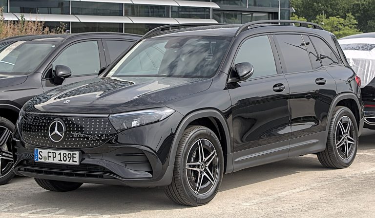 Mercedes-Benz EQB tại Cần Thơ