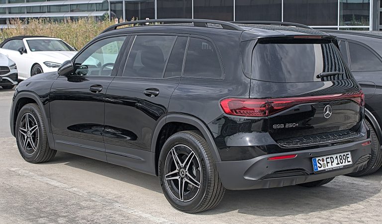 Mercedes-Benz EQB tại Cần Thơ