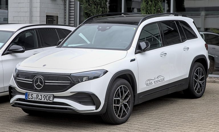 Mercedes-Benz EQB tại Cần Thơ