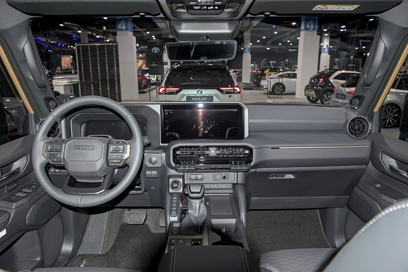 Toyota Land Cruiser Prado — ảnh 4